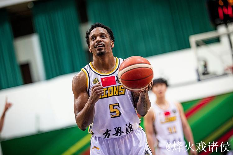 巴里-布朗全场24分钟,18投5中砍下17分1篮板2助攻2抢断 巴里-布朗全场24分钟,18投5中砍下17分1篮板2助攻2抢断